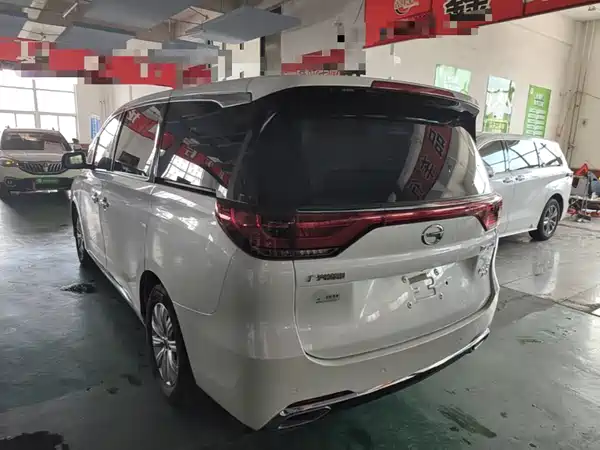 GAC Trumpchi M8 2018
