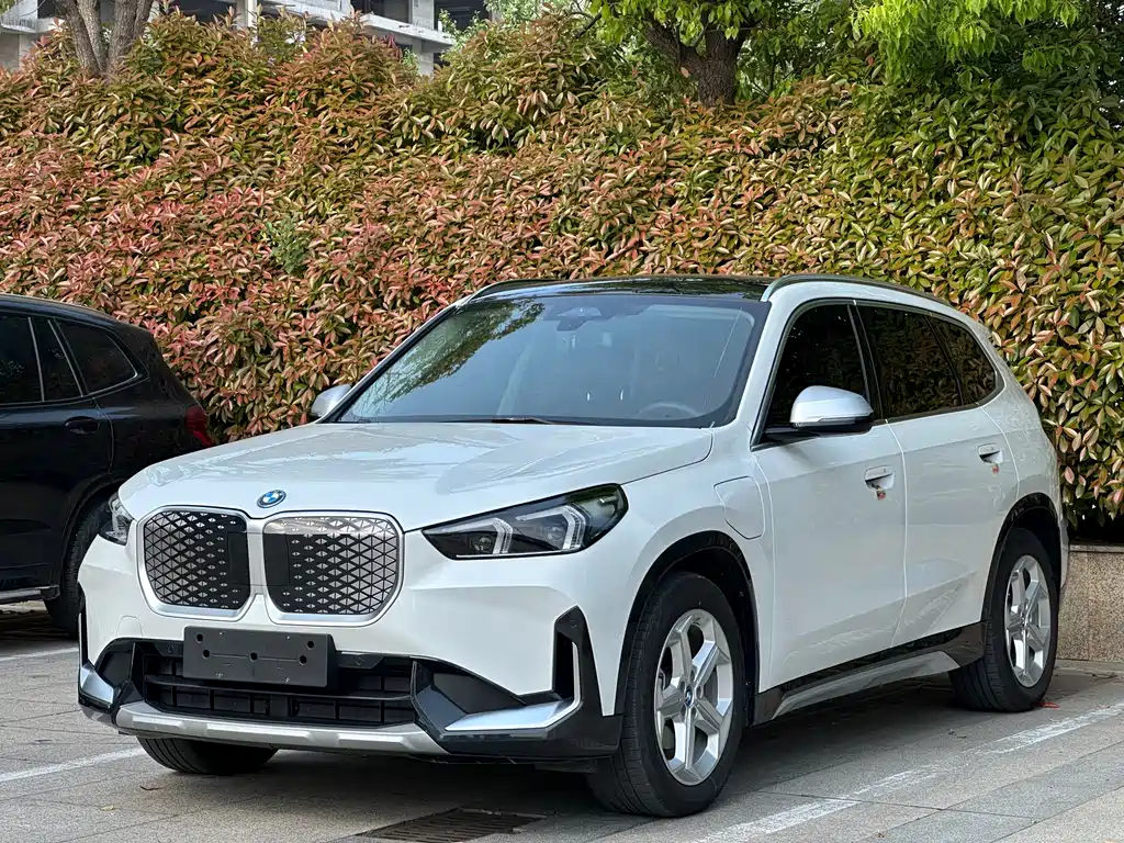 BMW iX1 2024 — фото 10