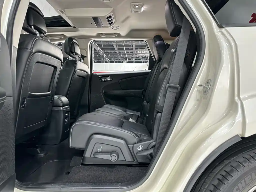 Dodge Journey 2014 — фото 13