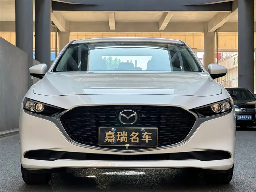 Mazda 3 Angkesela 2025