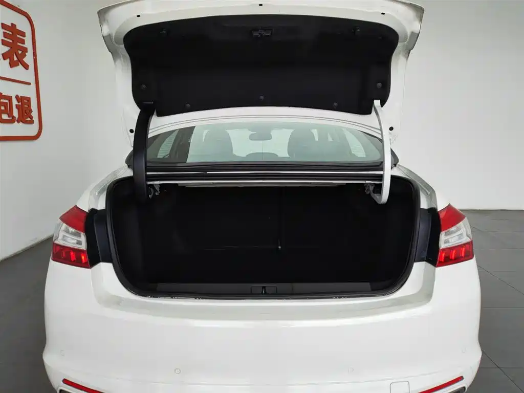 Peugeot 408 2015 — фото 16
