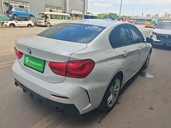 BMW 1 Series 2021
