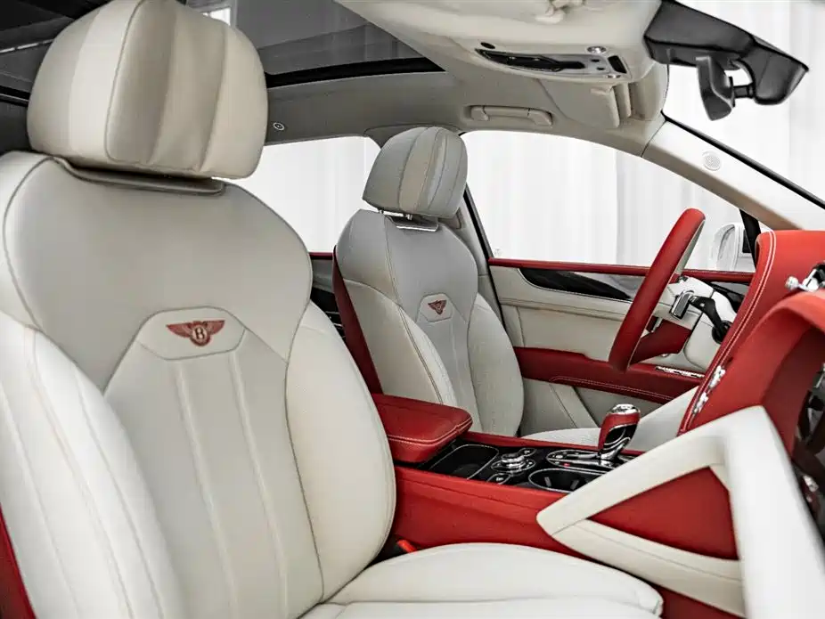 Bentley Bentayga 2025 — фото 17