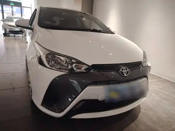 Toyota Yaris L 2023