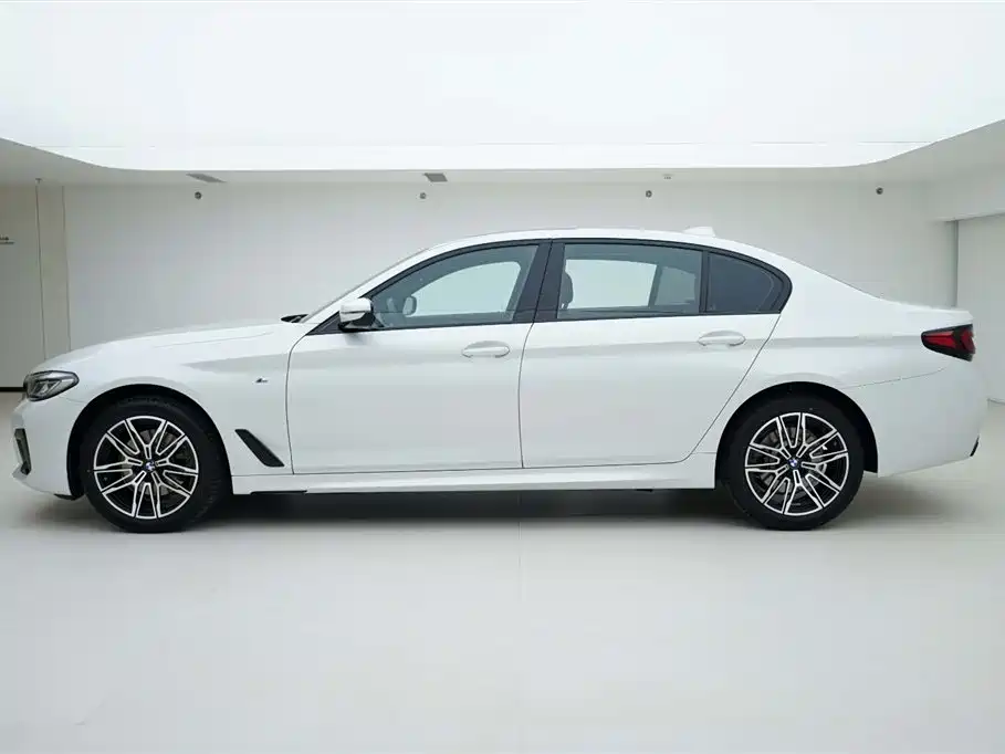 BMW 5 Series 2023