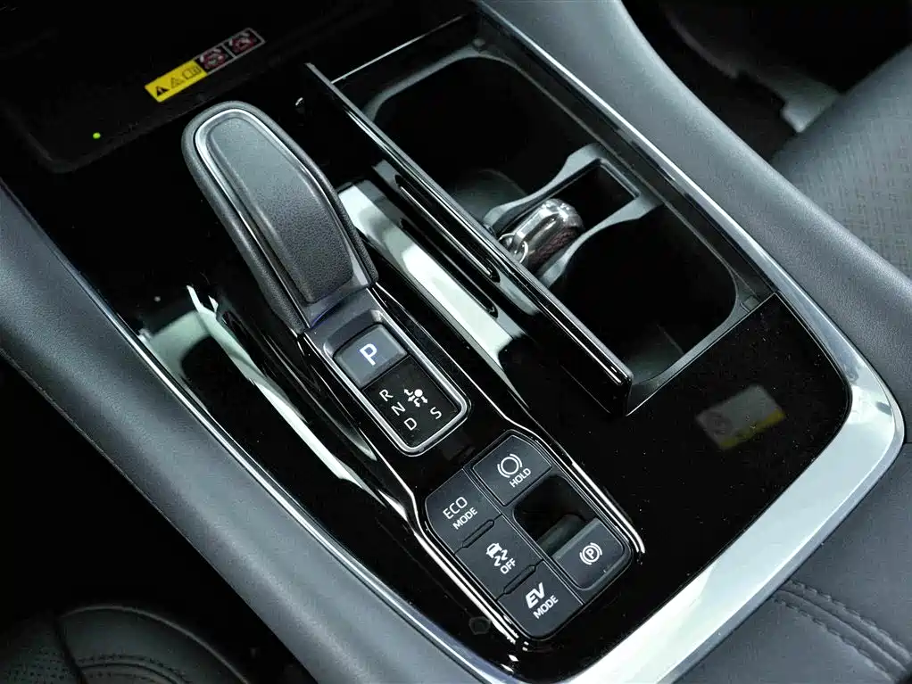 Toyota Vellfire 2024 — фото 10