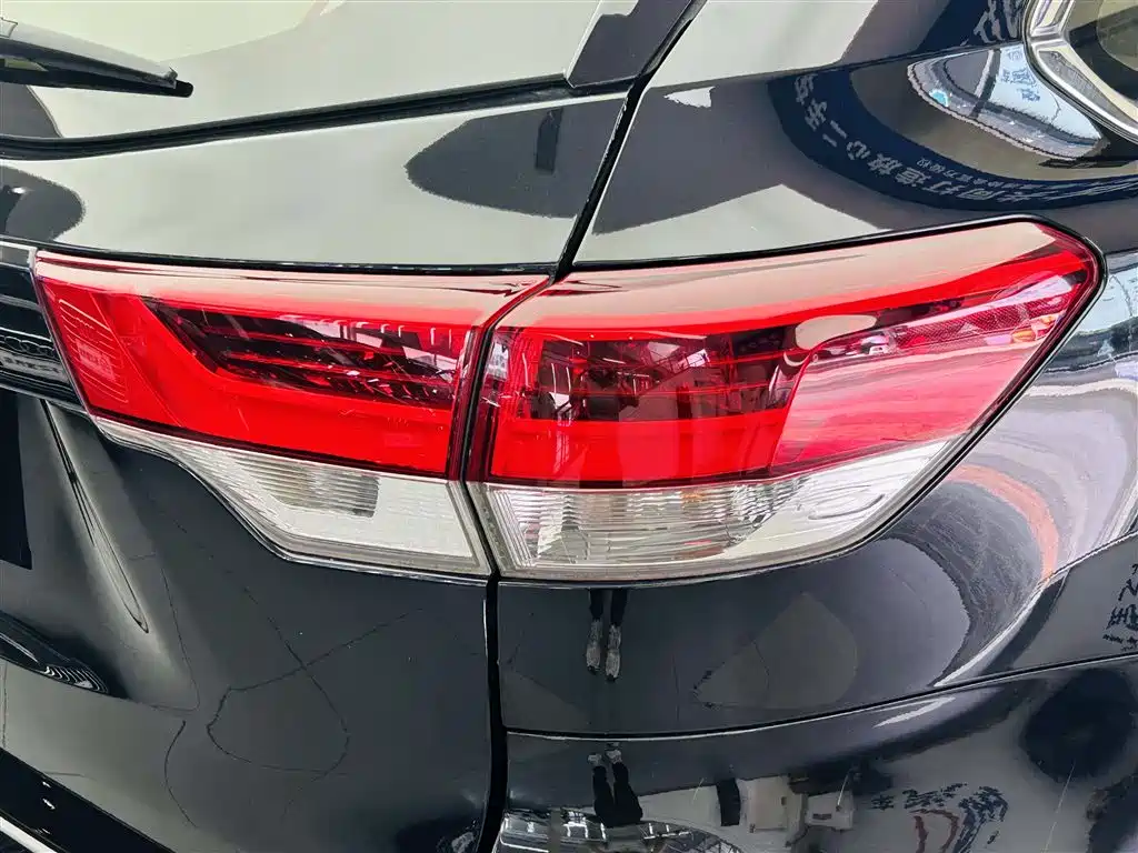 Toyota Highlander 2018 — фото 12