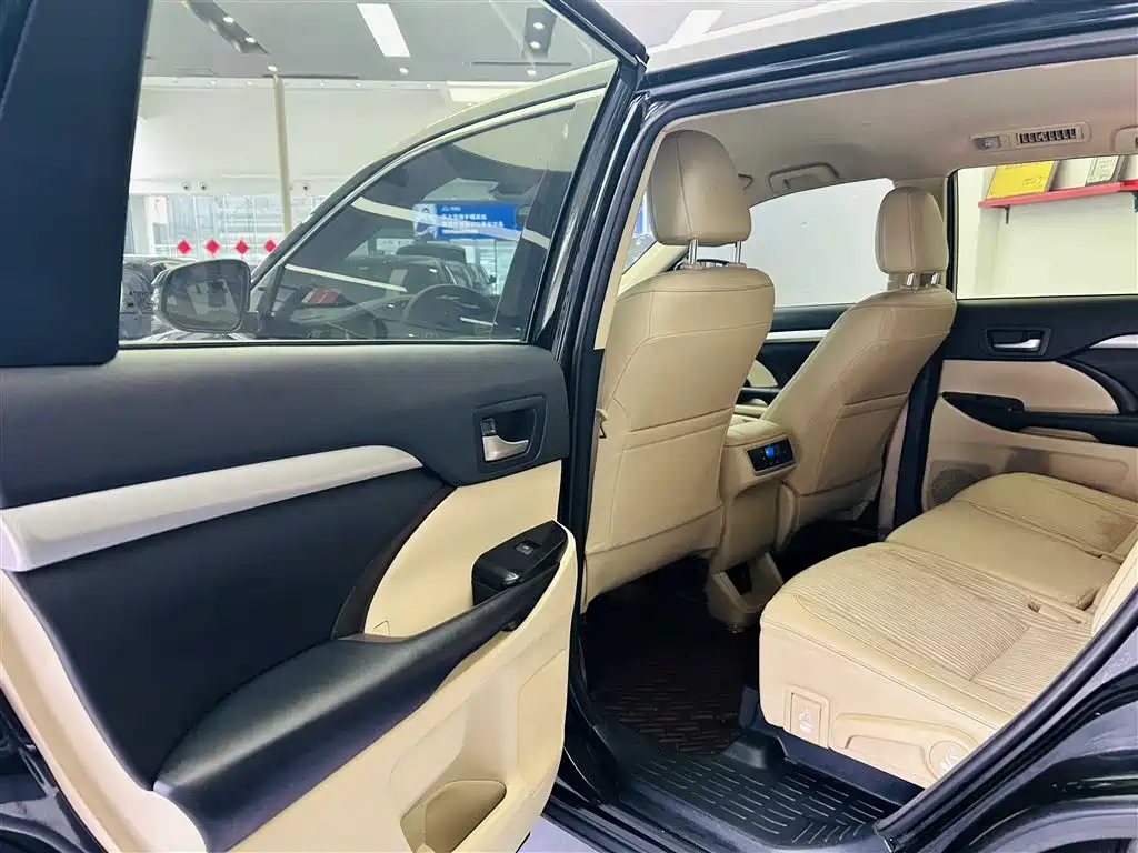 Toyota Highlander 2018 — фото 23