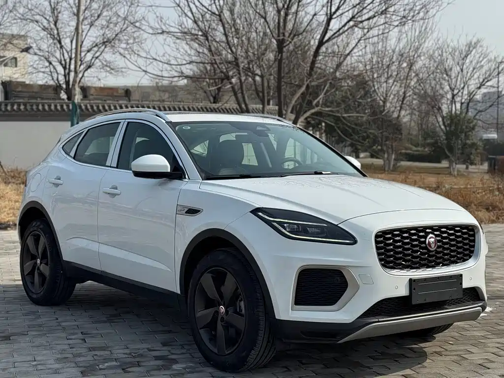 Jaguar E-PACE — фото 4
