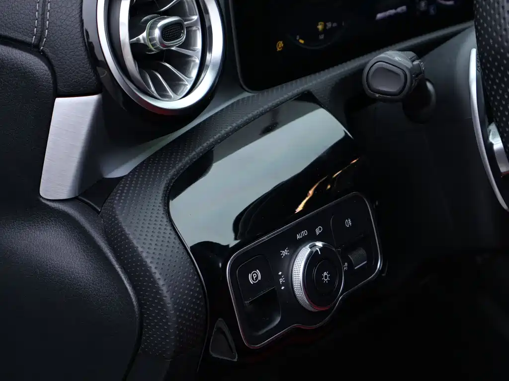 Mercedes-Benz A-Class AMG 2021 — фото 12