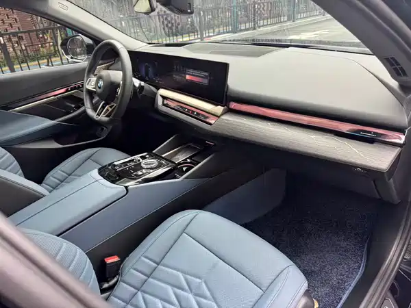 BMW 5 Series 2025