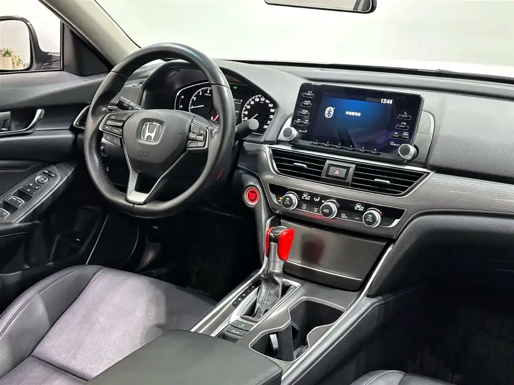 Honda Accord 2020 — фото 12
