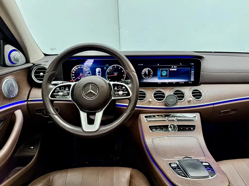Mercedes-Benz E-Class 2020 — фото 20