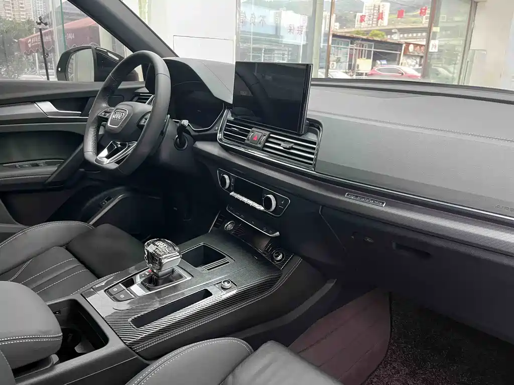 Audi Q5L 2023 — фото 14