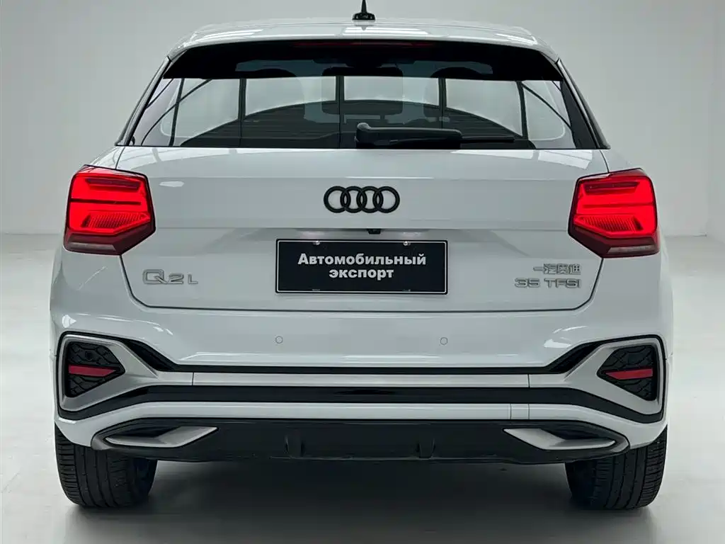 Audi Q2L 2021 — фото 8