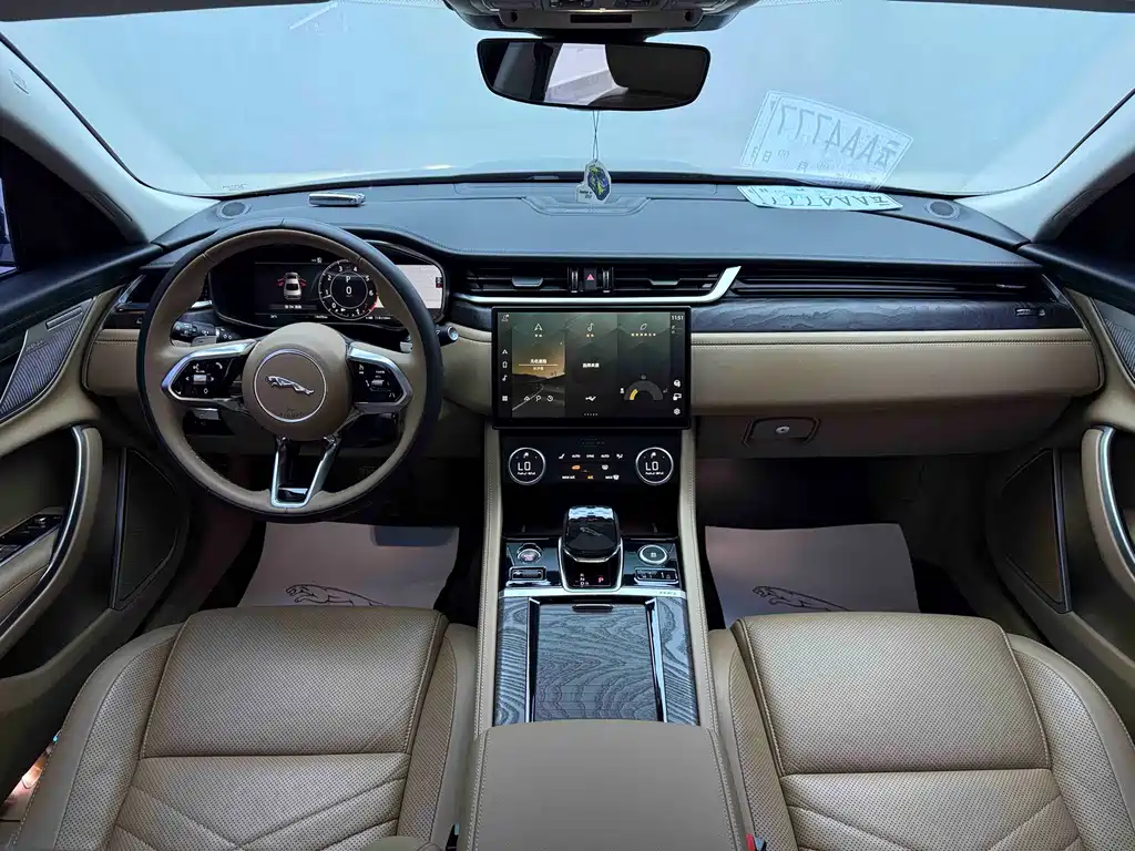 Jaguar XFL 2023 — фото 10