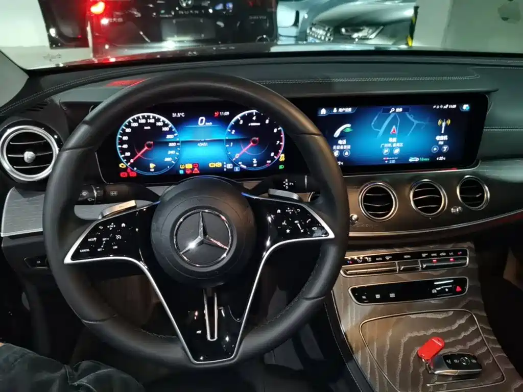 Mercedes-Benz E-Class 2023 — фото 10