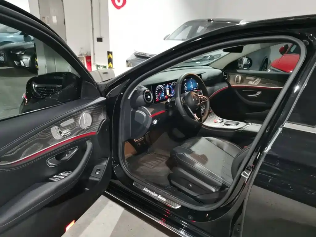 Mercedes-Benz E-Class 2023 — фото 16