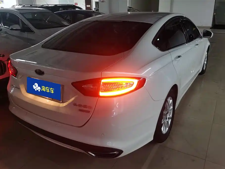 Ford Mondeo 2014 — фото 3