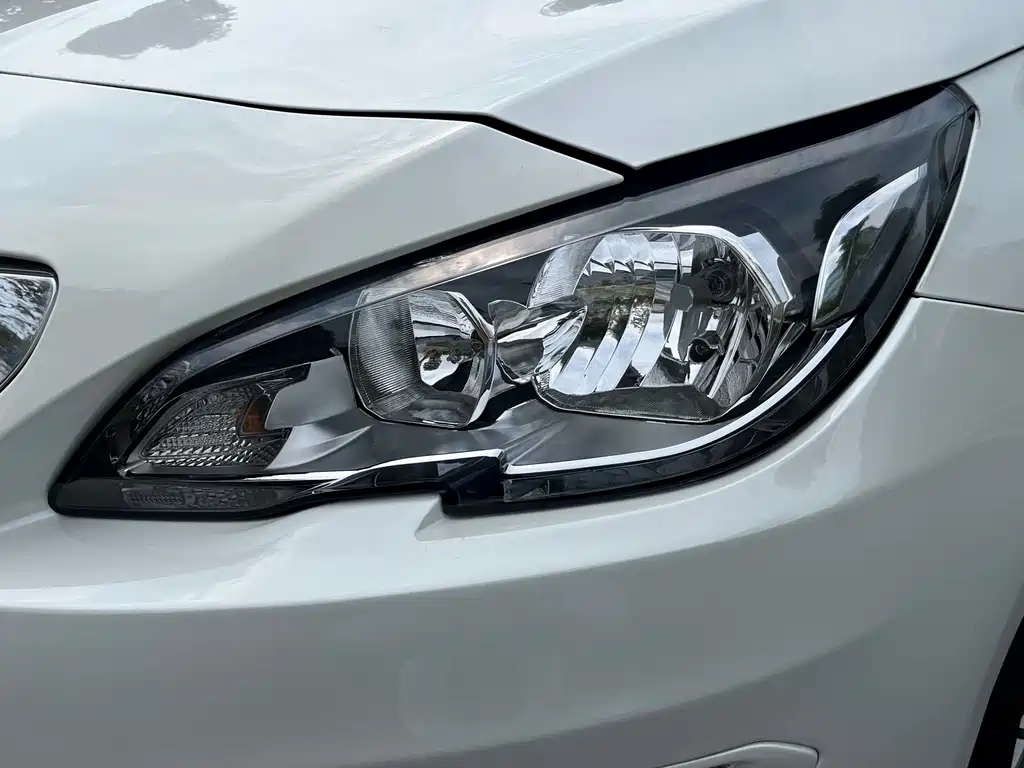 Peugeot 408 2016 — фото 20