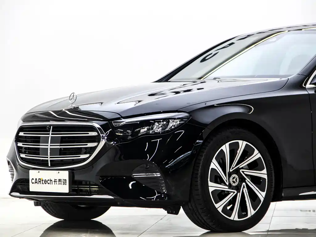 Mercedes-Benz E-Class 2025 — фото 12
