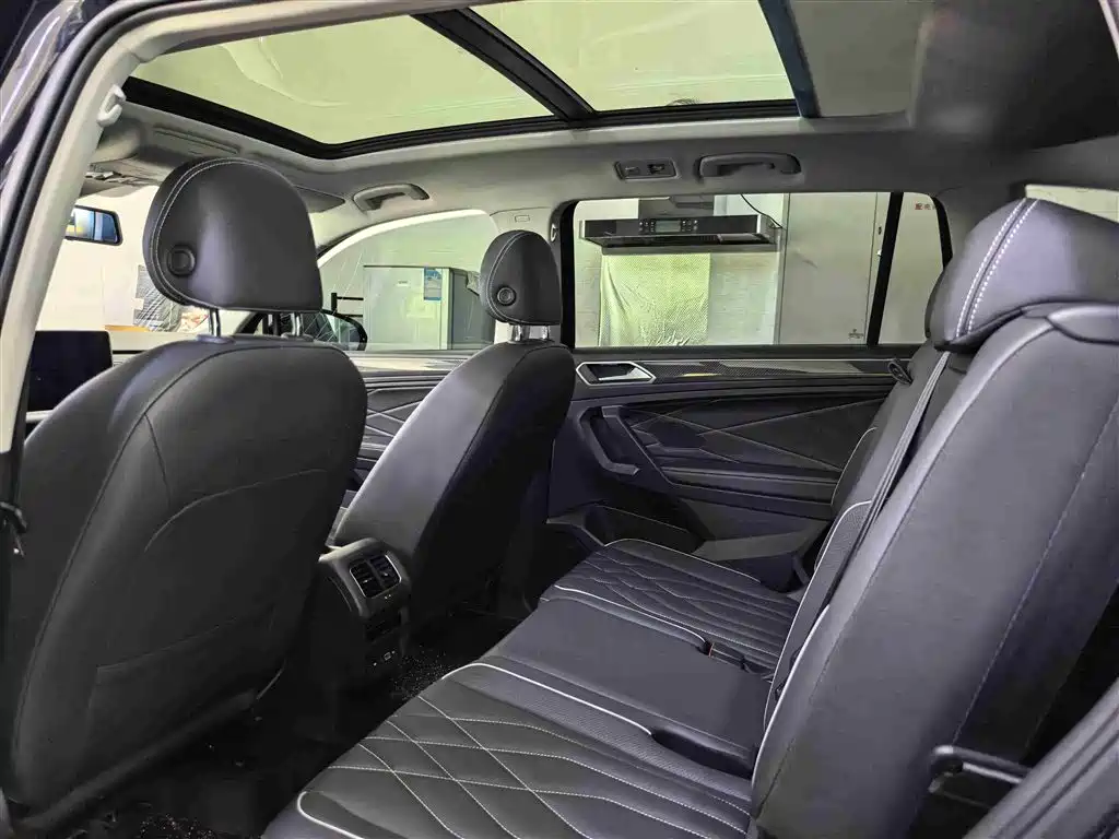 Volkswagen Tiguan L 2023 — фото 18