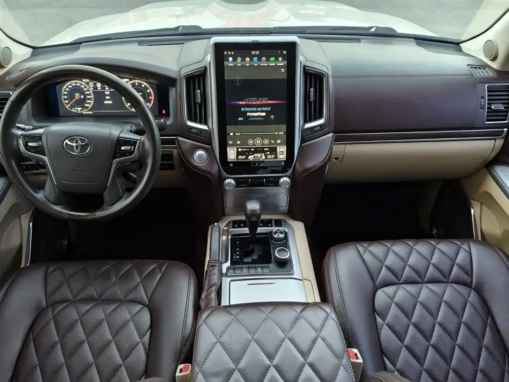 Toyota Land Cruiser 2016 — фото 14