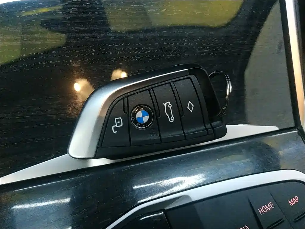 BMW 3 Series 2022 — фото 17