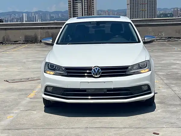 Volkswagen Sagitar 2018