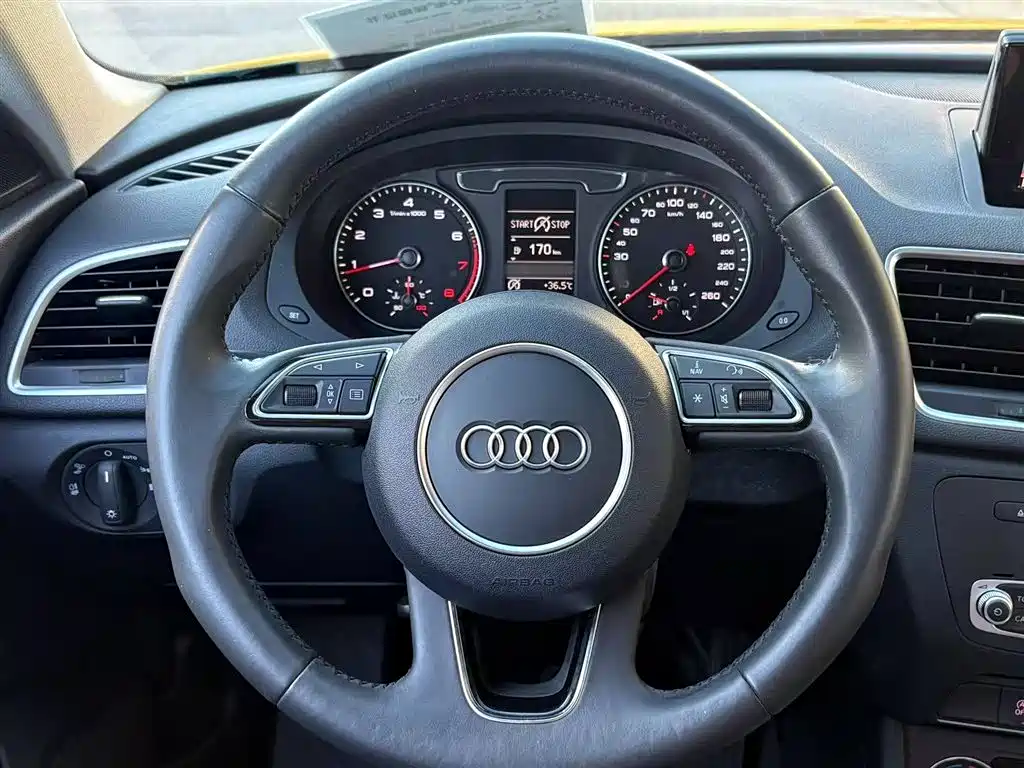 Audi Q3 2017 — фото 14