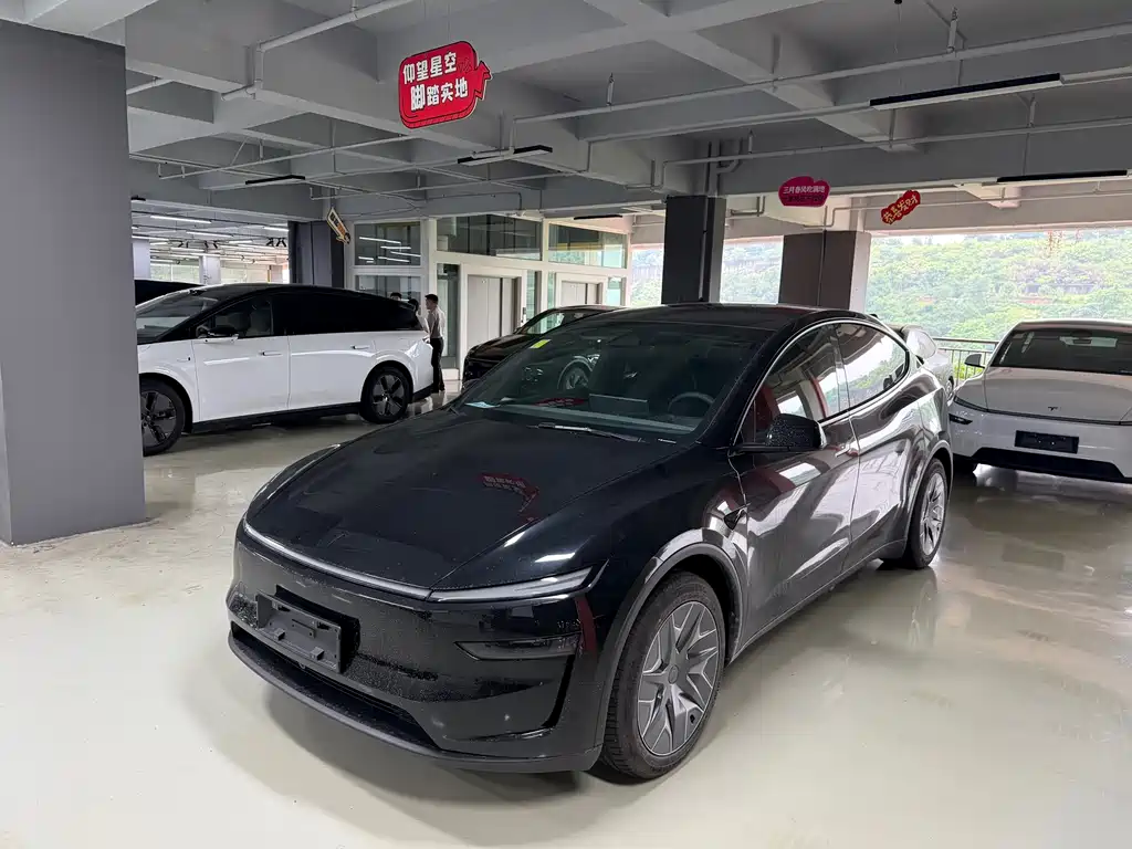 Tesla Model Y L 2026