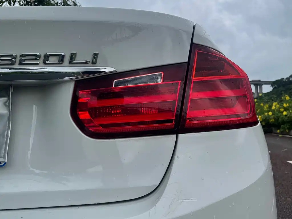 BMW 3 Series 2015 — фото 19