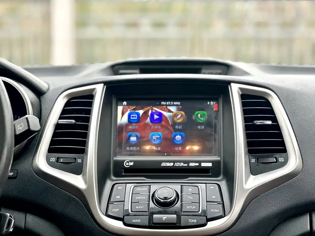 Changan Eado XT 2015 — фото 33
