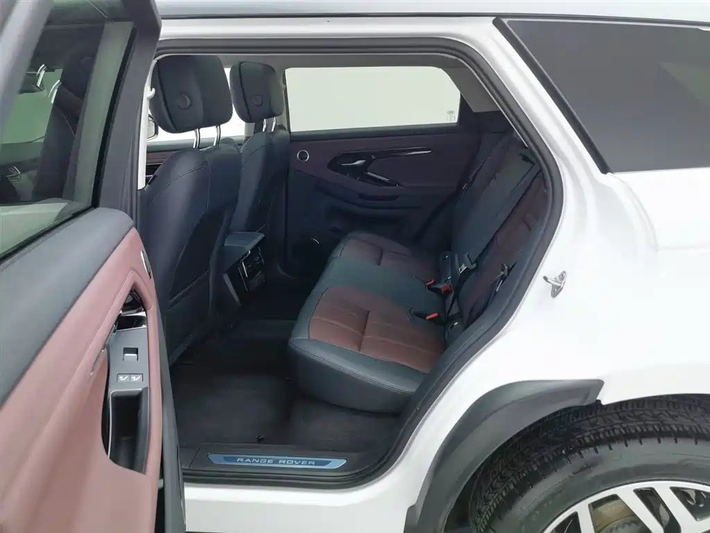 Land Rover Evoque 2025 — фото 15