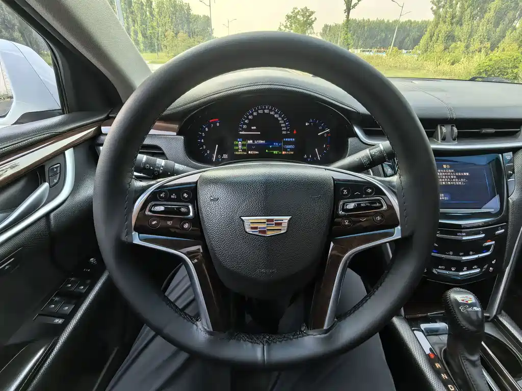 Cadillac XTS 2016 — фото 7