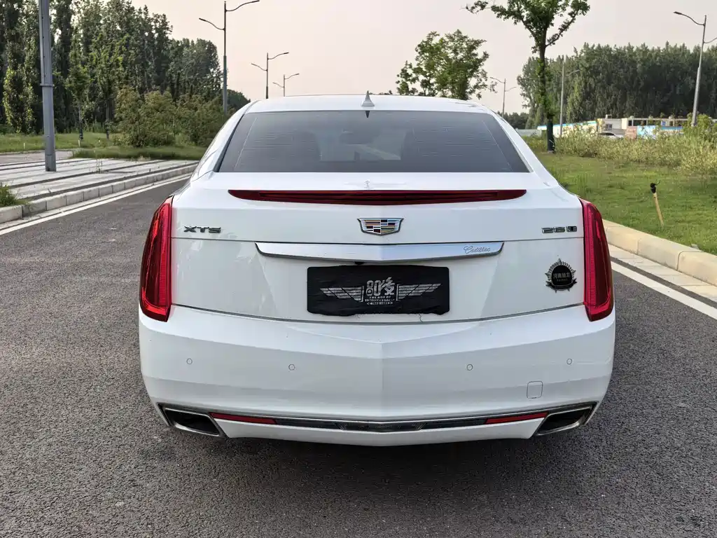 Cadillac XTS 2016 — фото 22