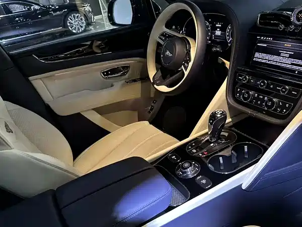 Bentley Bentayga 2026