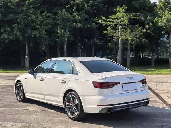 Audi A4L 2018