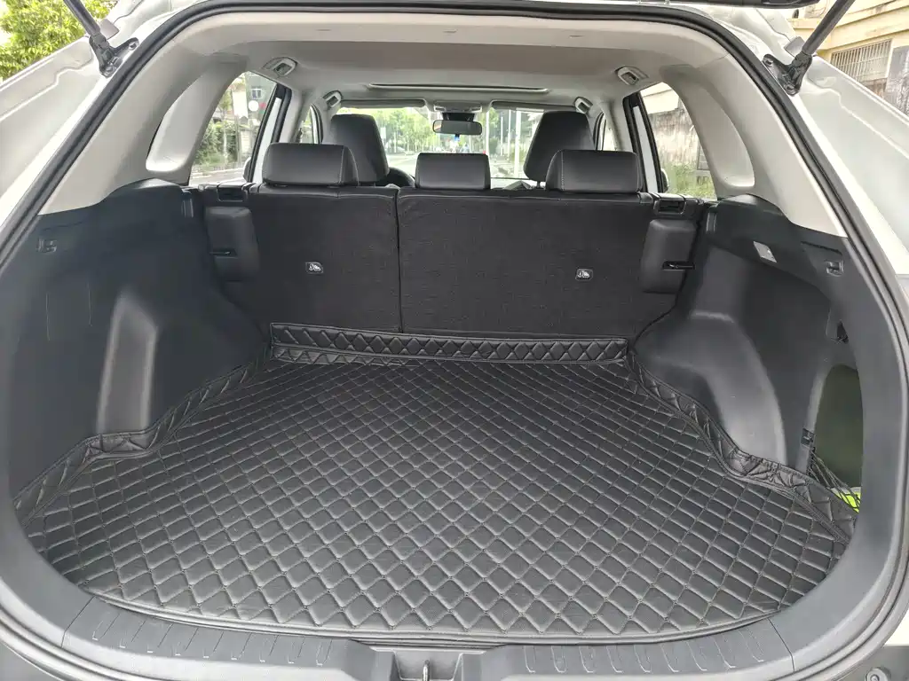 Toyota RAV4 2023 — фото 11