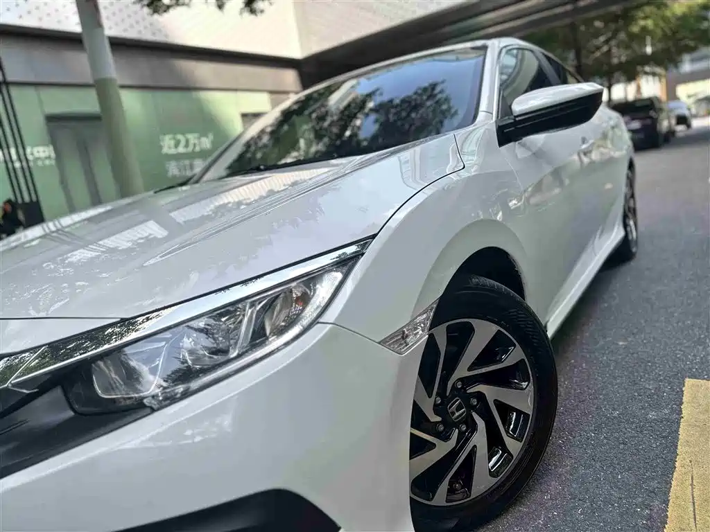 Honda Civic 2016 — фото 12