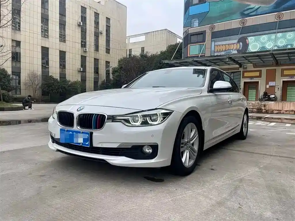 BMW 3 Series 2017 — фото 1