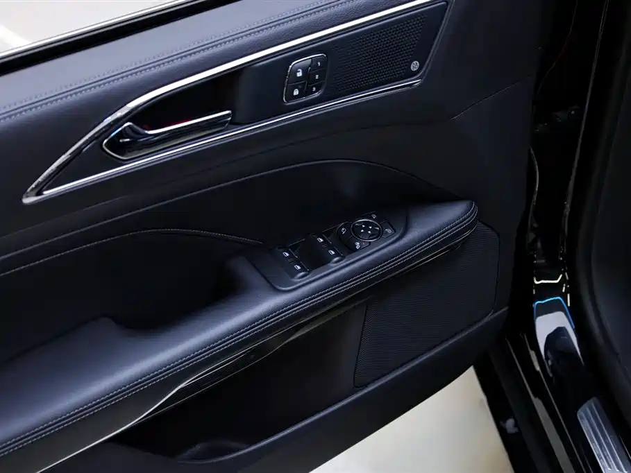 Ford Taurus 2021 — фото 17