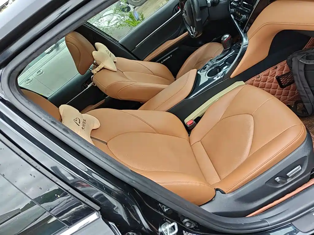 Toyota Camry 2023 — фото 25