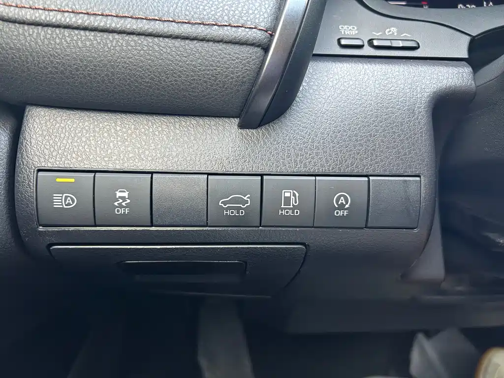 Toyota Camry 2022 — фото 16