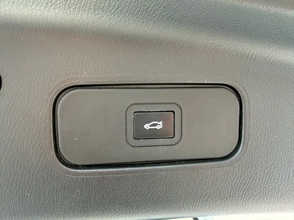 Nissan Patrol 2019 — фото 17
