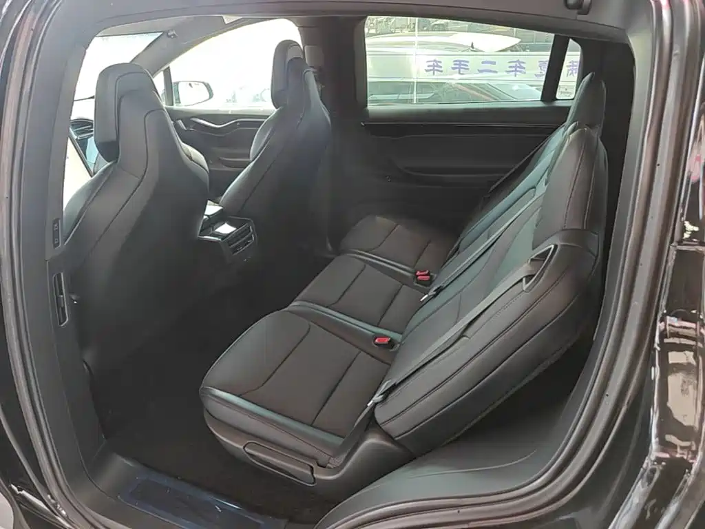 Tesla Model X 2019 — фото 17
