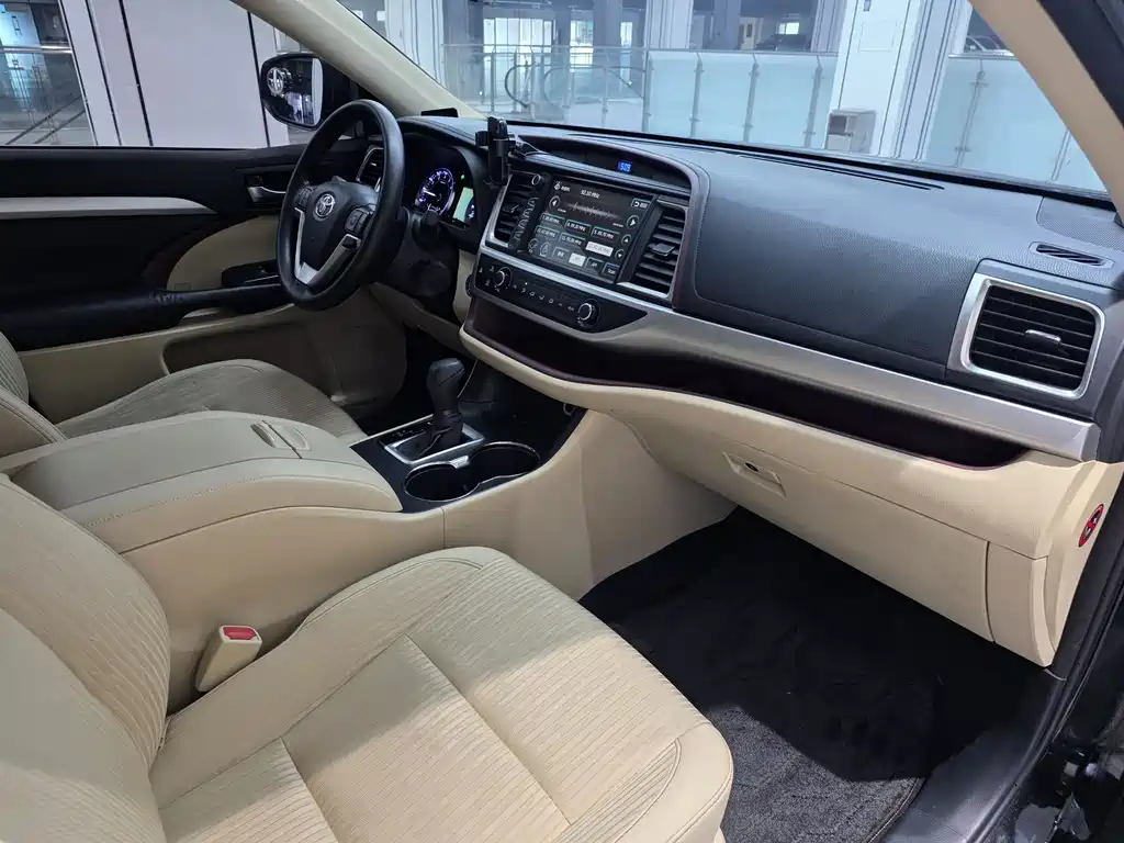 Toyota Highlander 2015 — фото 12