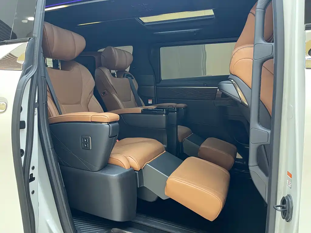 Toyota Vellfire 2025 — фото 15