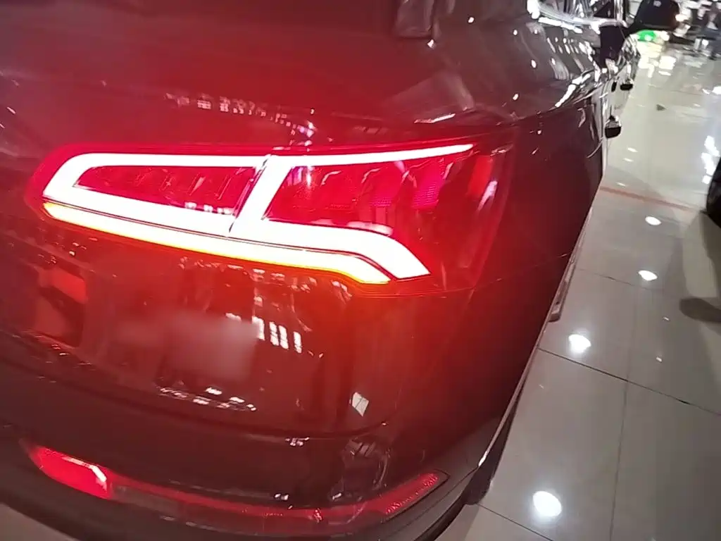 Audi Q5L 2019 — фото 8
