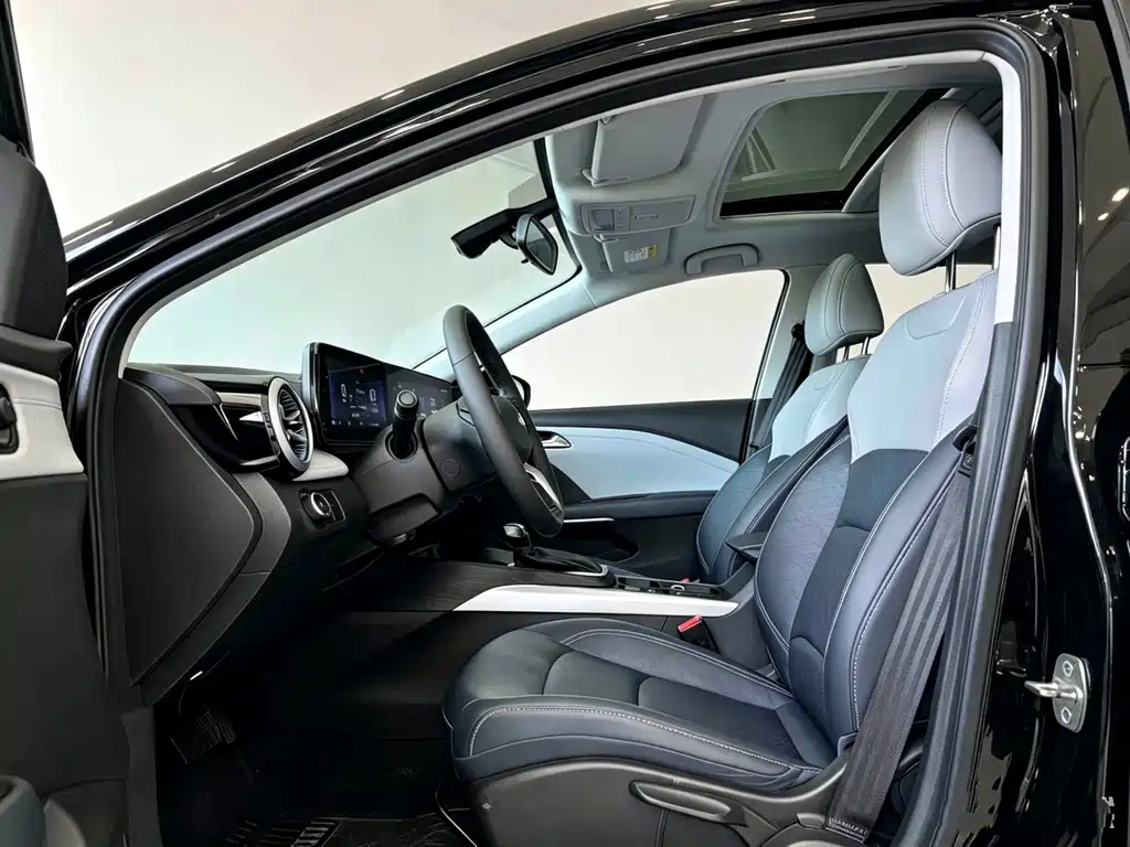 Chevrolet Cruze 2024 — фото 16